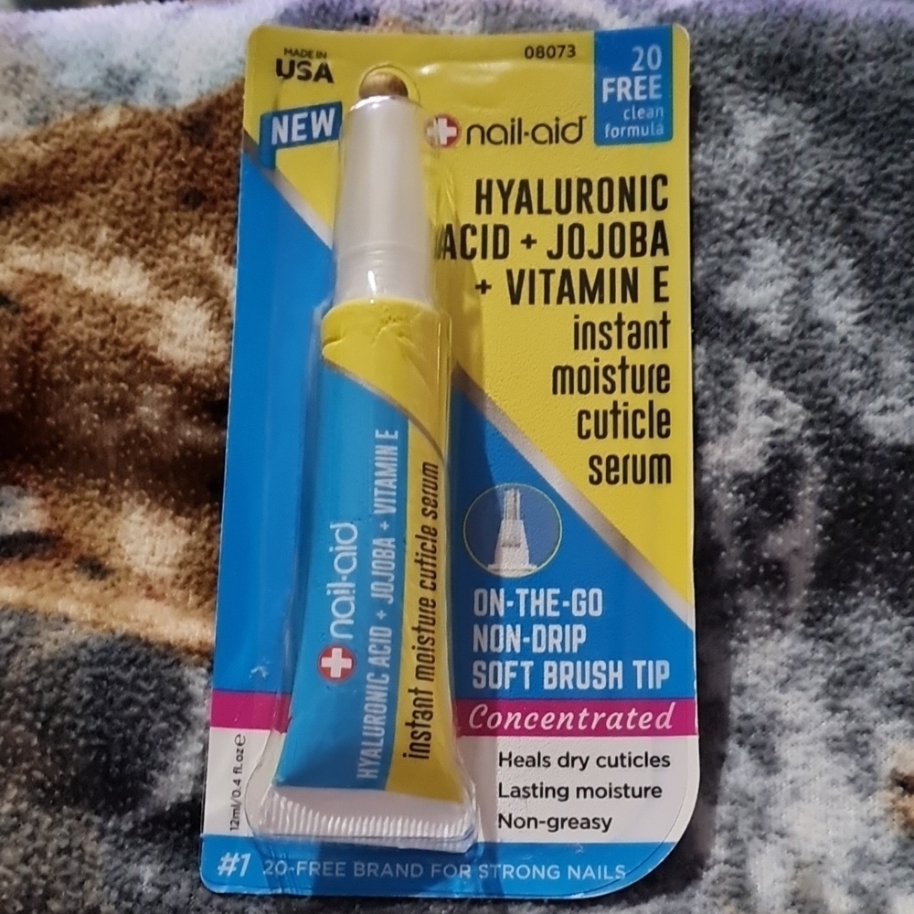 Hyaluronic Acid + Jojoba + Vitamin E Instant Moisture Cuticle Serum